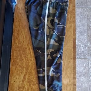 Camo Side Stripe Leggings